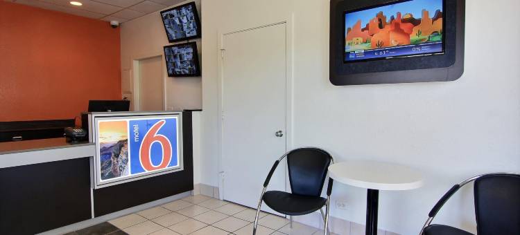 德克萨斯奥斯汀 - 犹他市中心 6 号汽车旅馆(Motel 6 Austin, TX - Central Downtown UT)图片