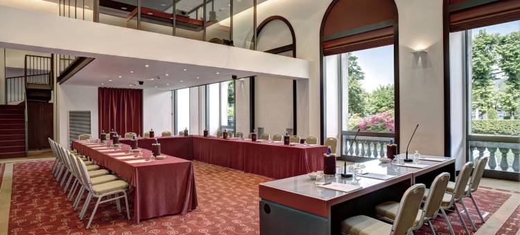 宫殿酒店及会展中心(Palace Hotel Lake Como)图片
