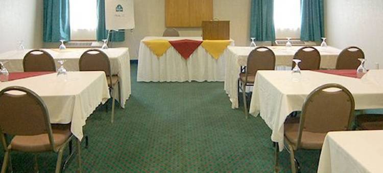 拉昆塔温德姆酒店套房佩鲁饥饿岩石州立公园(La Quinta Inn & Suites by Wyndham Peru Starved Rock St Park)图片