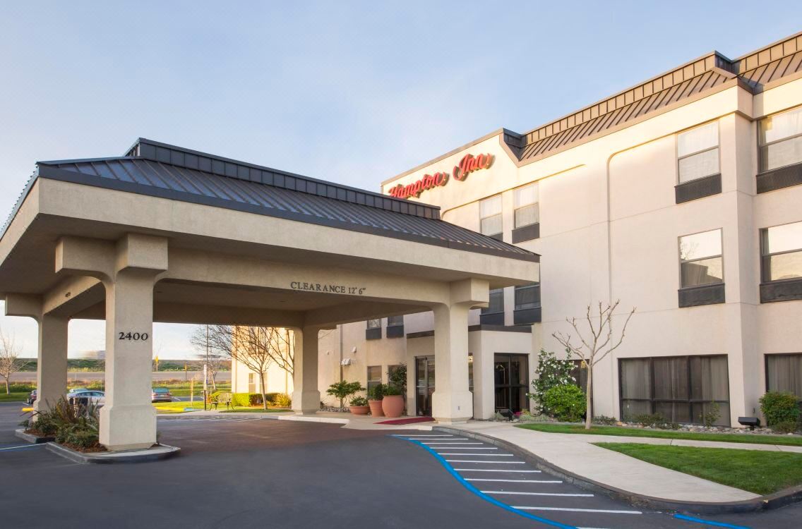 Hampton Inn Tracy Hotel Reviews And Room Rates - 