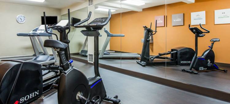 维塞利亚会议中心舒适套房酒店(Comfort Suites Visalia - Convention Center)图片