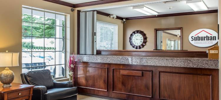 北卡罗来纳大学夏洛特分校附近郊区开放式客房酒店(Suburban Studios Near University of North Carolina-Charlotte)图片