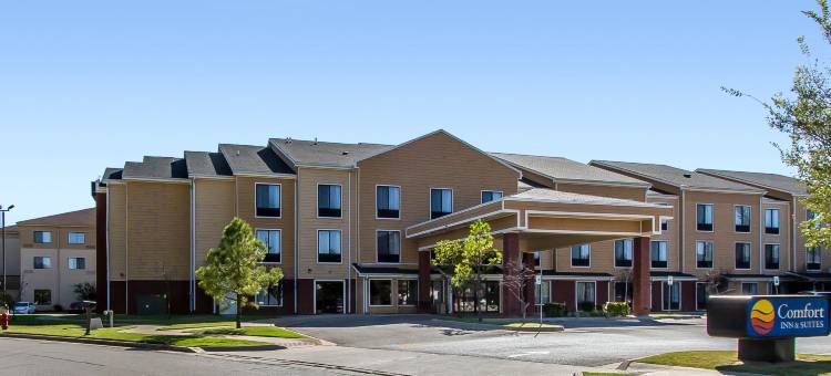 诺曼大学附近舒适套房酒店(Comfort Inn & Suites Norman Near University)图片