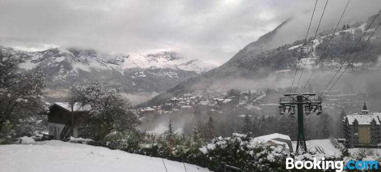 蓝色轨道木屋公寓(Chalet la Piste Bleu)图片