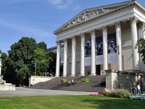 布达佩斯焦尔纳依购物攻略,焦尔纳依物中心/地址/电