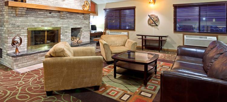 弗格斯福尔斯美吟温德姆酒店及会议中心(AmericInn by Wyndham Fergus Falls Conference Center)图片