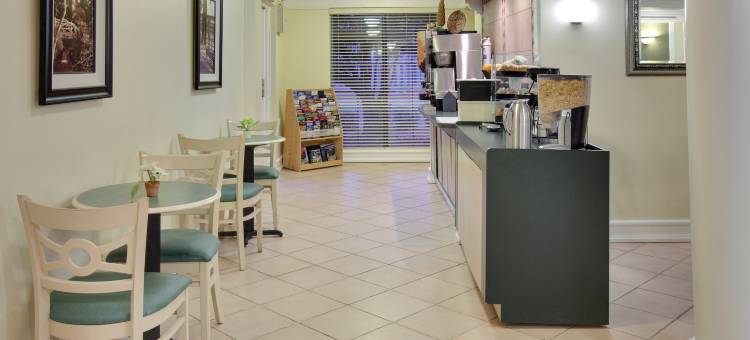 小石城 - 麦凯恩6号汽车旅馆(Motel 6 North Little Rock, AR - McCain)图片