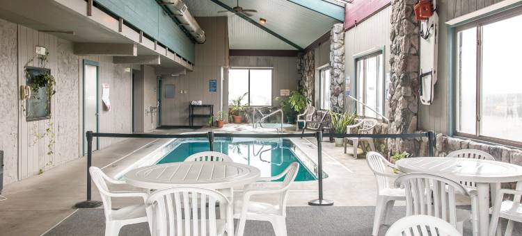 皮托斯基温德姆速8酒店(Super 8 by Wyndham Petoskey)图片