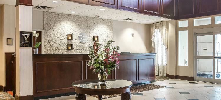 舒适套房酒店-近伯克山(Comfort Inn & Suites Near Burke Mountain)图片