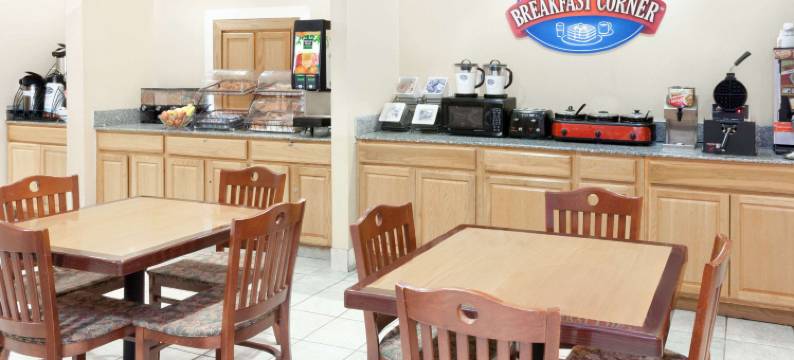 韦恩堡呗盟套房酒店(Baymont by Wyndham Fort Wayne)图片