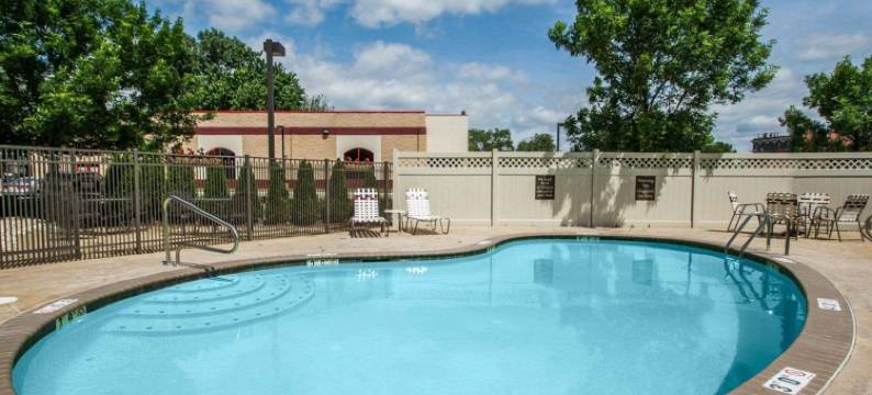 品质酒店及套房新泽西州首府区(Quality Inn & Suites NJ State Capital Area)图片