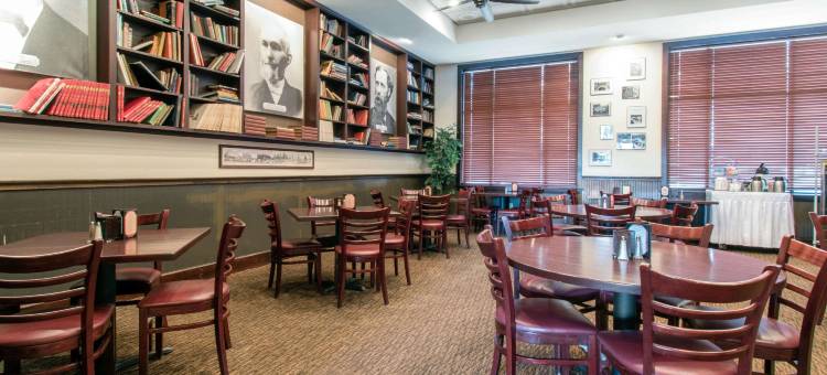 希彭斯堡大学凯隆套房酒店(Clarion Hotel & Suites University-Shippensburg)图片