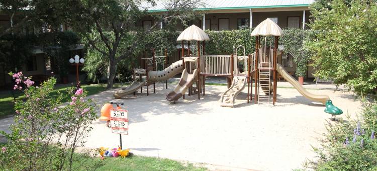 家庭花园客栈及套房酒店(Family Garden Inn & Suites)图片