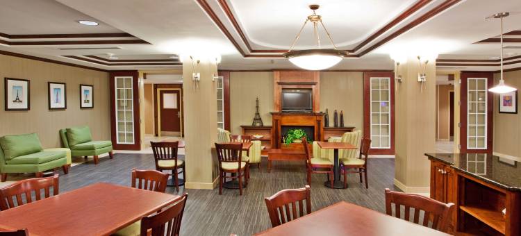 智选假日套房酒店梅肯西(Holiday Inn Express & Suites Macon - I-475)图片