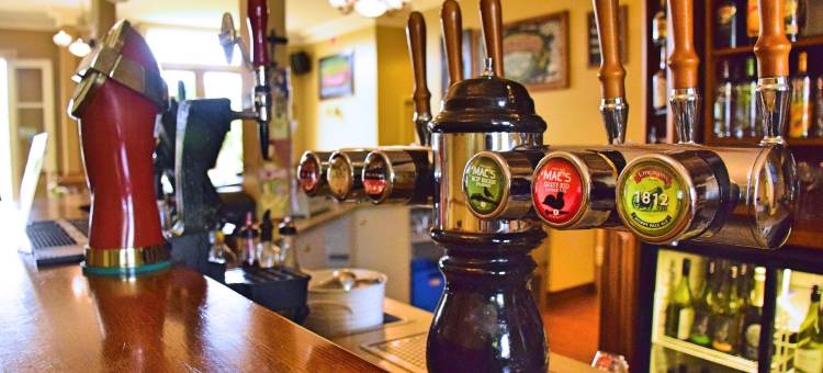 普林斯阿尔伯特巴克帕克斯安德巴尔(The Prince Albert Backpackers & Bar)图片