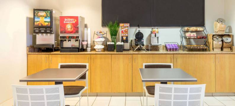 普韦布洛温德姆麦客达套房酒店(Microtel Inn & Suites by Wyndham Pueblo)图片