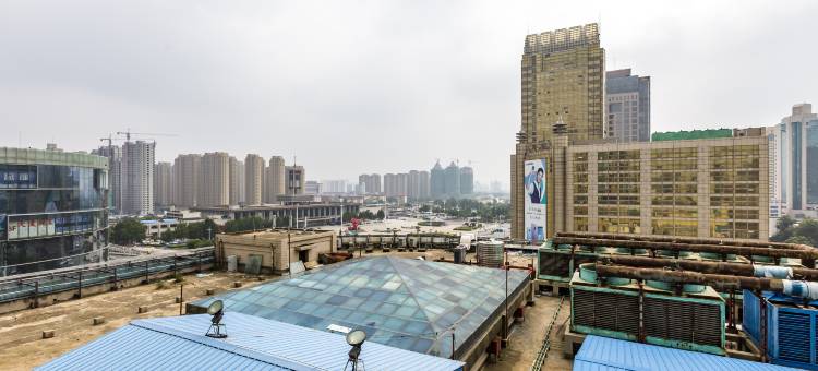 艺选酒店(石家庄新百广场湾里庙步行街店)图片