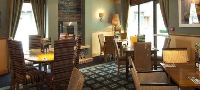约维尔机场普瑞米尔酒店(Premier Inn Yeovil Airfield)图片