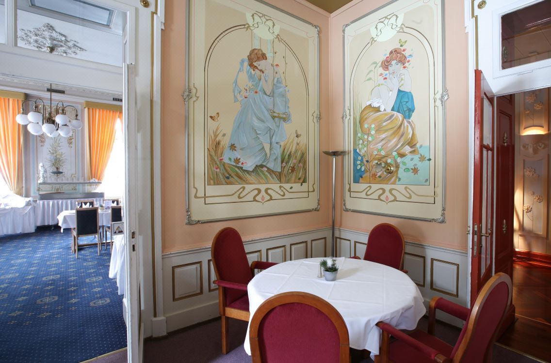 Parkhotel Du Sauvage Hotel Reviews And Room Rates - 