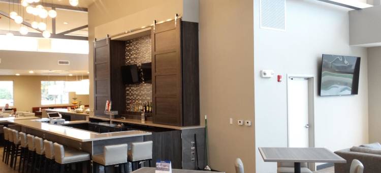 劳伦斯石头山酒店，温德姆Trademark精选(StoneHill Lawrence, Trademark Collection by Wyndham)图片