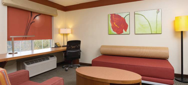 罗利卡瑞拉昆塔温德姆套房酒店(La Quinta Inn & Suites by Wyndham Raleigh Cary)图片