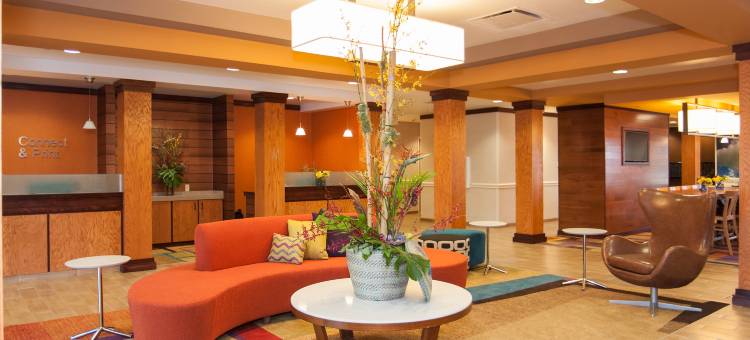 舒适套房酒店阿克伦南(Comfort Inn & Suites Akron South)图片