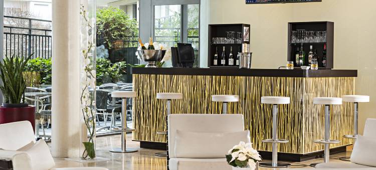 库尔布瓦拉德芳斯公寓式酒店(Residhome Courbevoie la Défense)图片