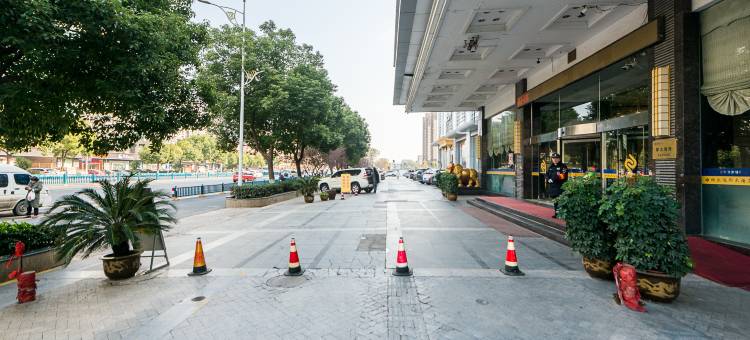 南京纳尔达斯大酒店(南京南站双龙大道地铁站店)图片