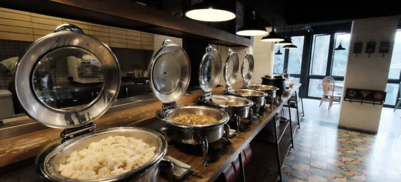 那敏达戈酒店(Namin Dago Hotel)图片