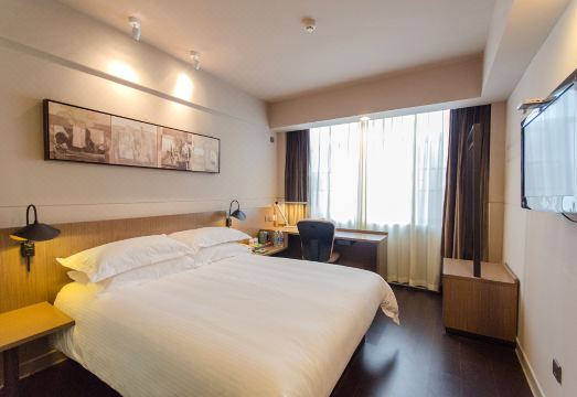 襄阳华客嘉城酒店外景图