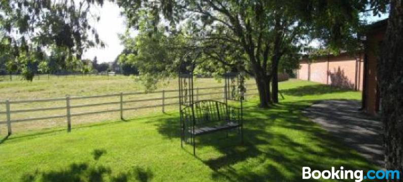 克鲁兹迈耶餐厅兰德加特酒店(Land-Gut-Hotel Restaurant Kreuz Meyer)图片