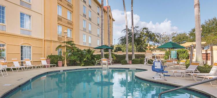 奥兰多机场北拉昆塔温德姆套房酒店(La Quinta Inn & Suites by Wyndham Orlando Airport North)图片