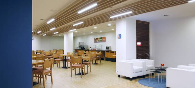 马德里特雷斯坎托斯温德姆华美达酒店(Ramada by Wyndham Madrid Tres Cantos)图片