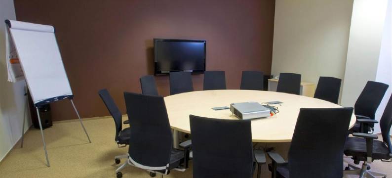 罗克福德高山假日酒店和套房(Alpine Inn & Suites Rockford)图片