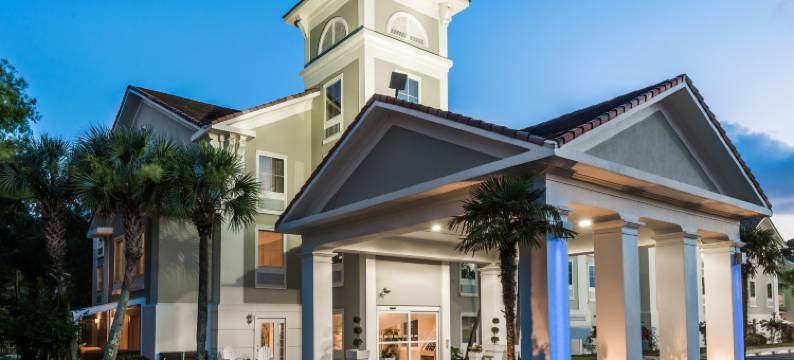 Holiday Inn Express 费尔霍普，指向明确(Holiday Inn Express FAIRHOPE-POINT CLEAR by IHG)图片
