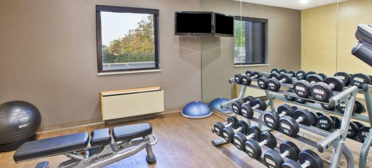 Holiday Inn Express 底特律的沃伦(通用科技点击率)(Holiday Inn Express Detroit-Warren (GM Tech Ctr))图片