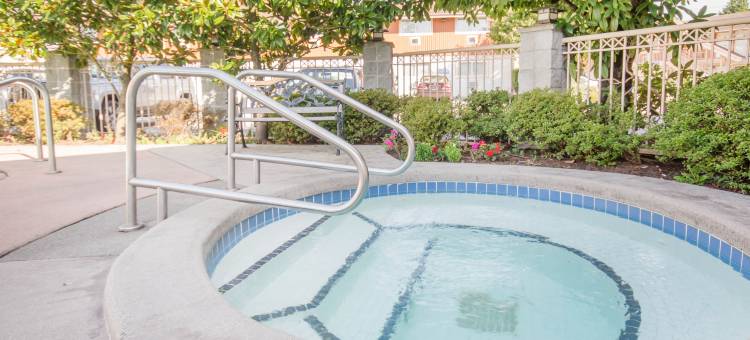 北温哥华凯富套房酒店(Econo Lodge Inn & Suites - North Vancouver)图片