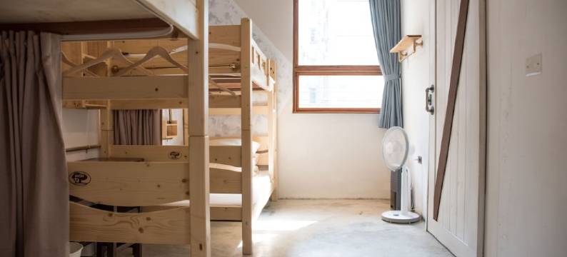 台中框框背包客栈图片