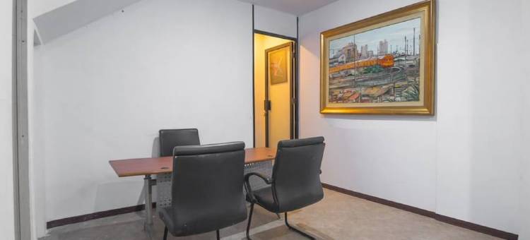 红多兹酒店-近芒加杜阿ITC(RedDoorz Near ITC Mangga Dua)图片