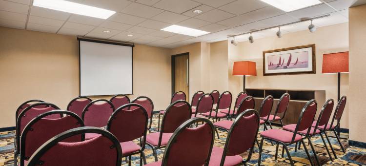 拉迪森旗下乡村旅馆及套房-普莱森特山-拉辛西部-WI(Country Inn & Suites by Radisson, Mt. Pleasant-Racine West, WI)图片