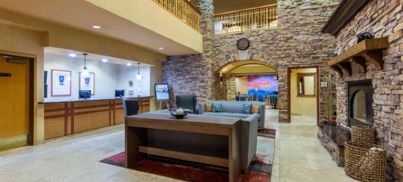 温哥华拉昆塔温德姆套房酒店(La Quinta Inn & Suites by Wyndham Vancouver)图片