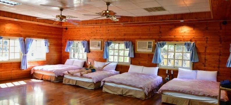 幸福小鎮12人包棟木屋图片