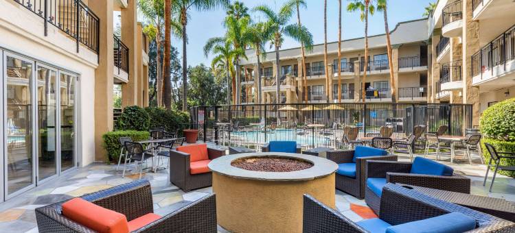 奥兰治县约翰韦恩机场舒适套房酒店(Comfort Inn & Suites Orange County John Wayne Airport)图片