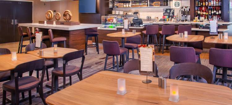 康福特套房酒店(Comfort Inn & Suites)图片