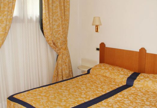 Front Lake Resort le Corti del LagoHotel Overview