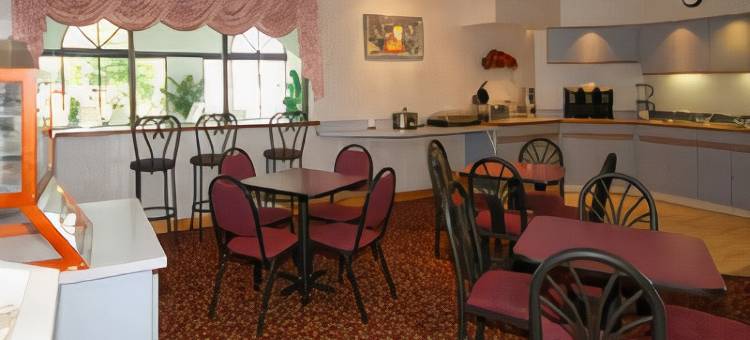 圣路易斯贝斯特韦斯特酒店(Best Western St. Louis Inn)图片