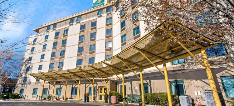 波士顿萨默维尔拉昆塔温德姆套房酒店(La Quinta by Wyndham Boston Somerville)图片