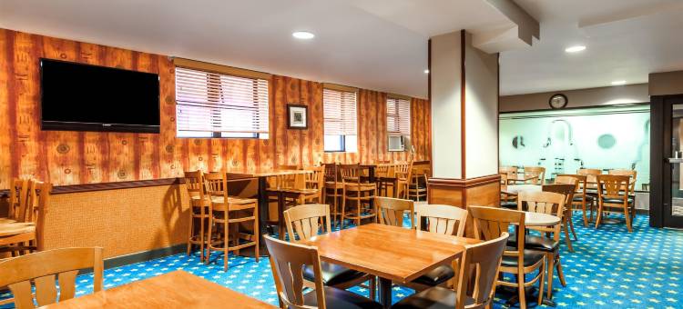 泽西市华美达酒店(Ramada by Wyndham Jersey City)图片