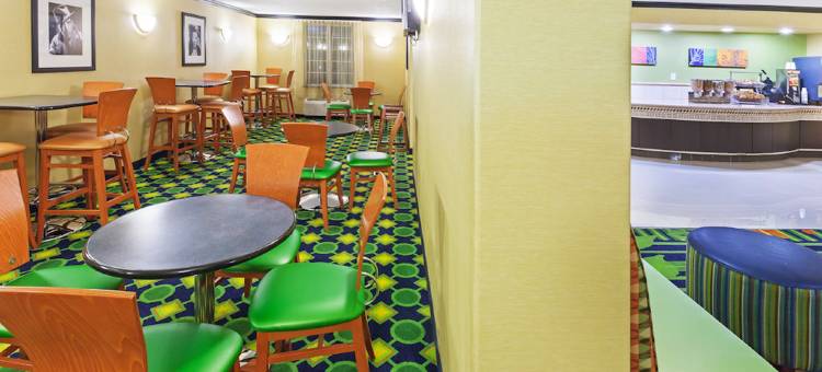 塔尔萨中心拉昆塔套房酒店(La Quinta Inn & Suites Tulsa Central)图片