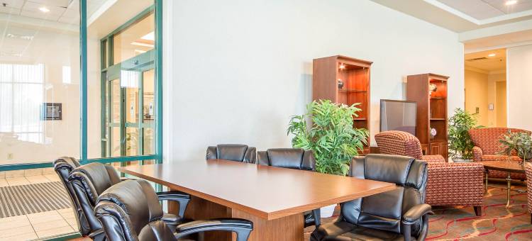 阿连特能源中心克拉丽奥酒店(Clarion Suites Central)图片